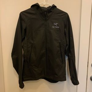 Arc’Teryx Lightweight Shell